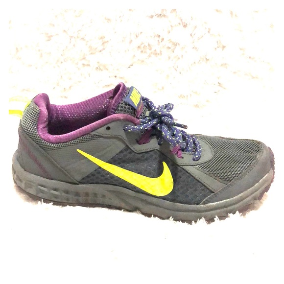 nike wild trail sneakers